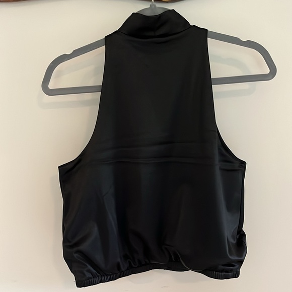 Satin crop blouse - Picture 3 of 3